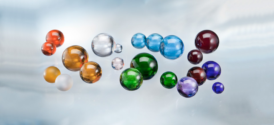 Glass beads with whole